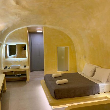 M Residence Santorini Conelia Cave ฟิรา ภายนอก รูปภาพ