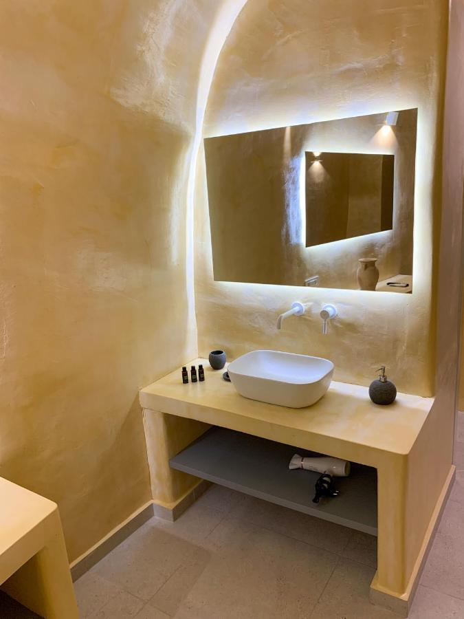 M Residence Santorini Conelia Cave ฟิรา ภายนอก รูปภาพ