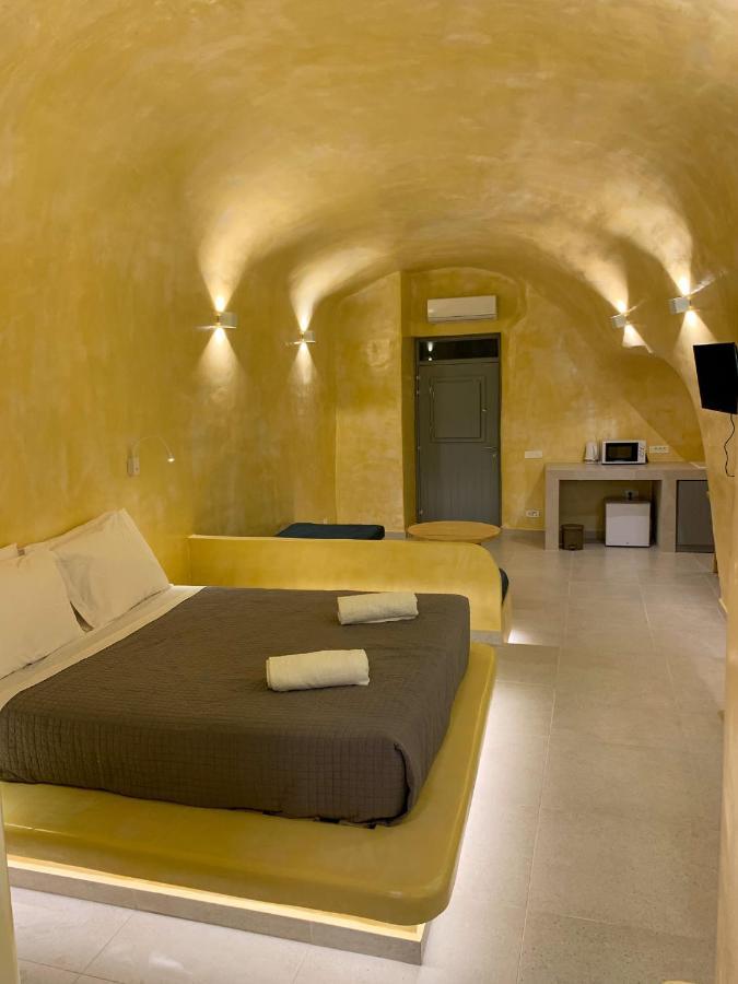 M Residence Santorini Conelia Cave ฟิรา ภายนอก รูปภาพ