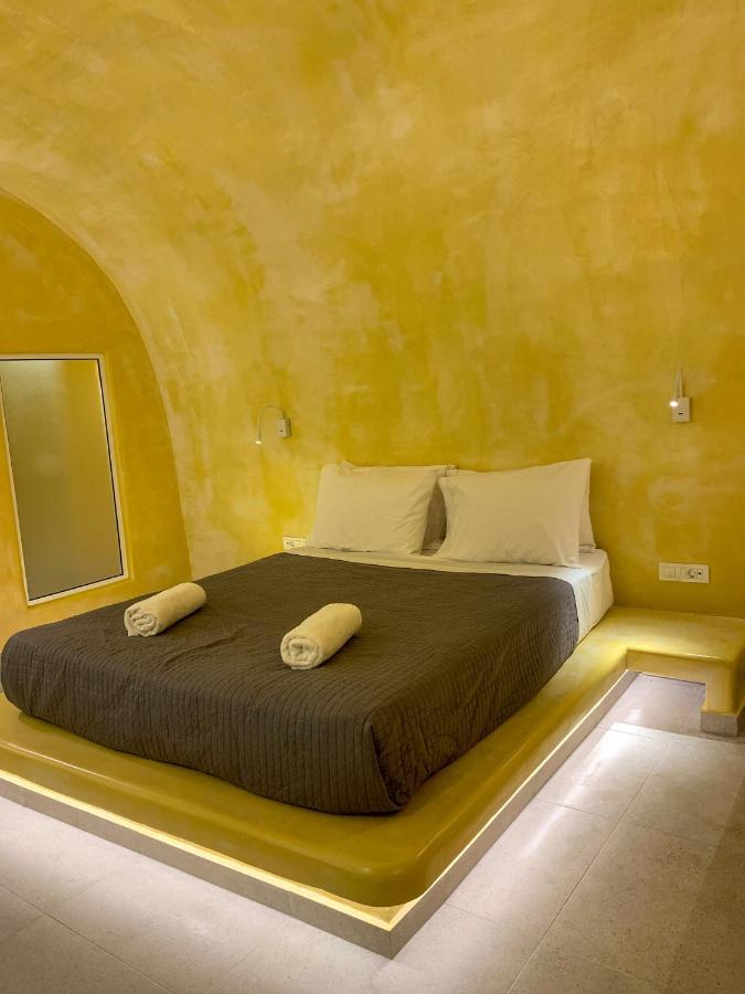 M Residence Santorini Conelia Cave ฟิรา ภายนอก รูปภาพ